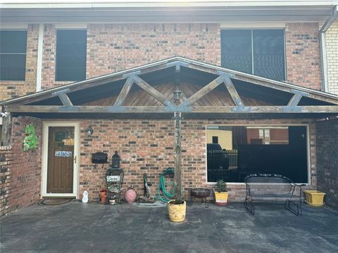 Townhouse in El Campo TX 310 Calhoun Street.jpg