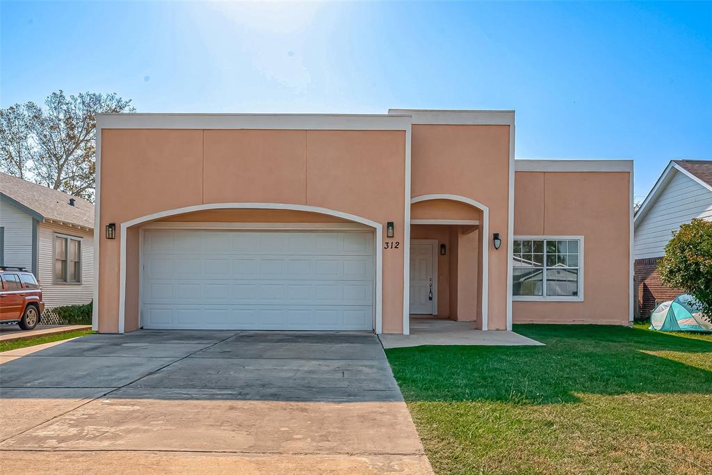 312 S Nugent Street, La Porte, Texas image 2