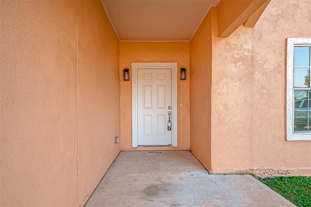 312 S Nugent Street, La Porte, Texas image 3