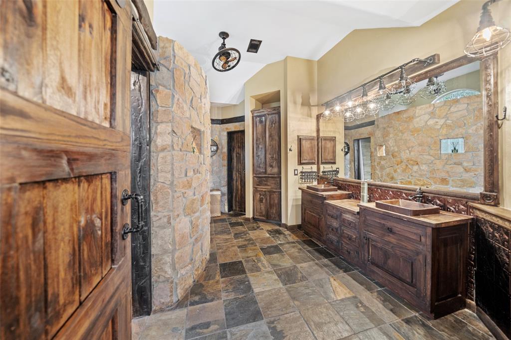 1522 Lakeshore Drive, Kingwood, Texas image 18