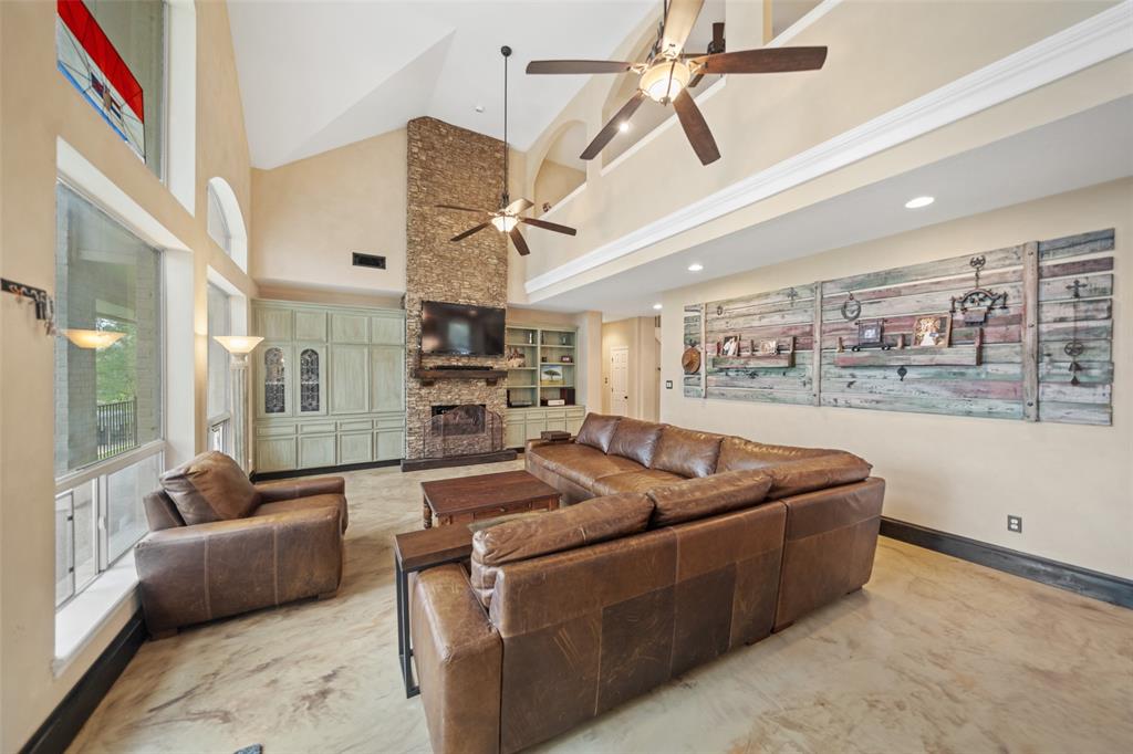 1522 Lakeshore Drive, Kingwood, Texas image 9