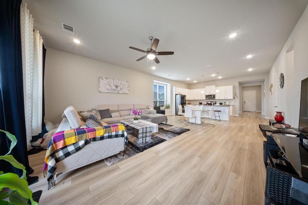 24323 Salts Mill Drive, Katy, Texas image 12