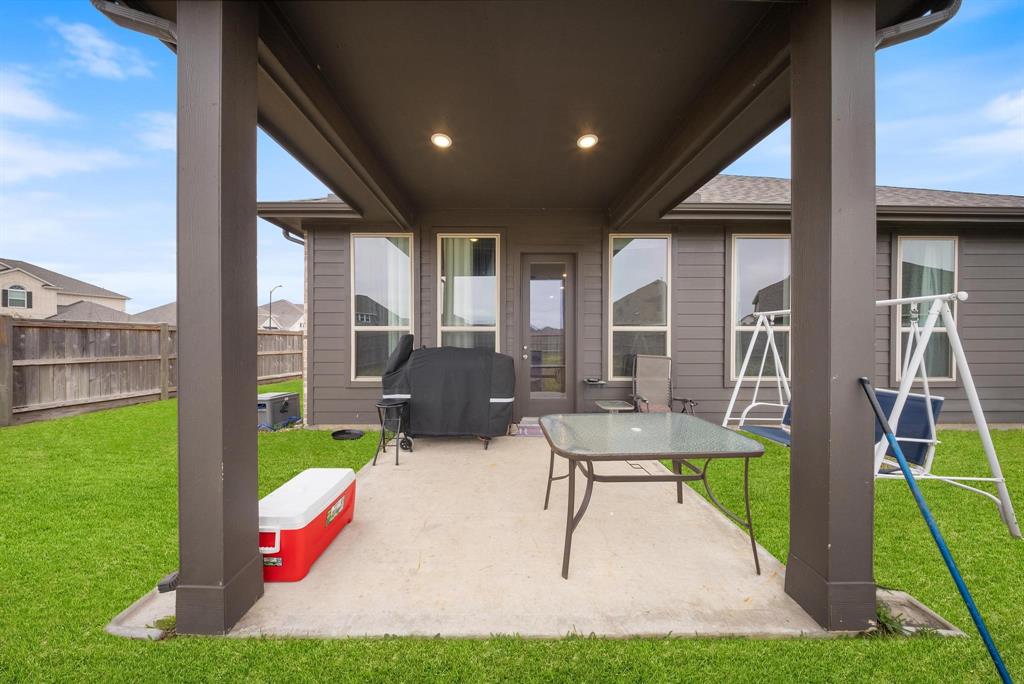 24323 Salts Mill Drive, Katy, Texas image 27