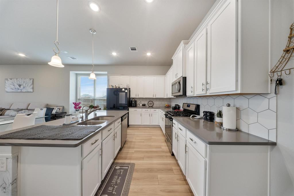 24323 Salts Mill Drive, Katy, Texas image 9