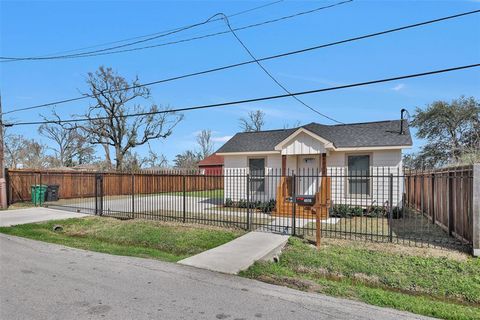 4010 Falls Street, Houston, TX 77026 - #: 93134382
