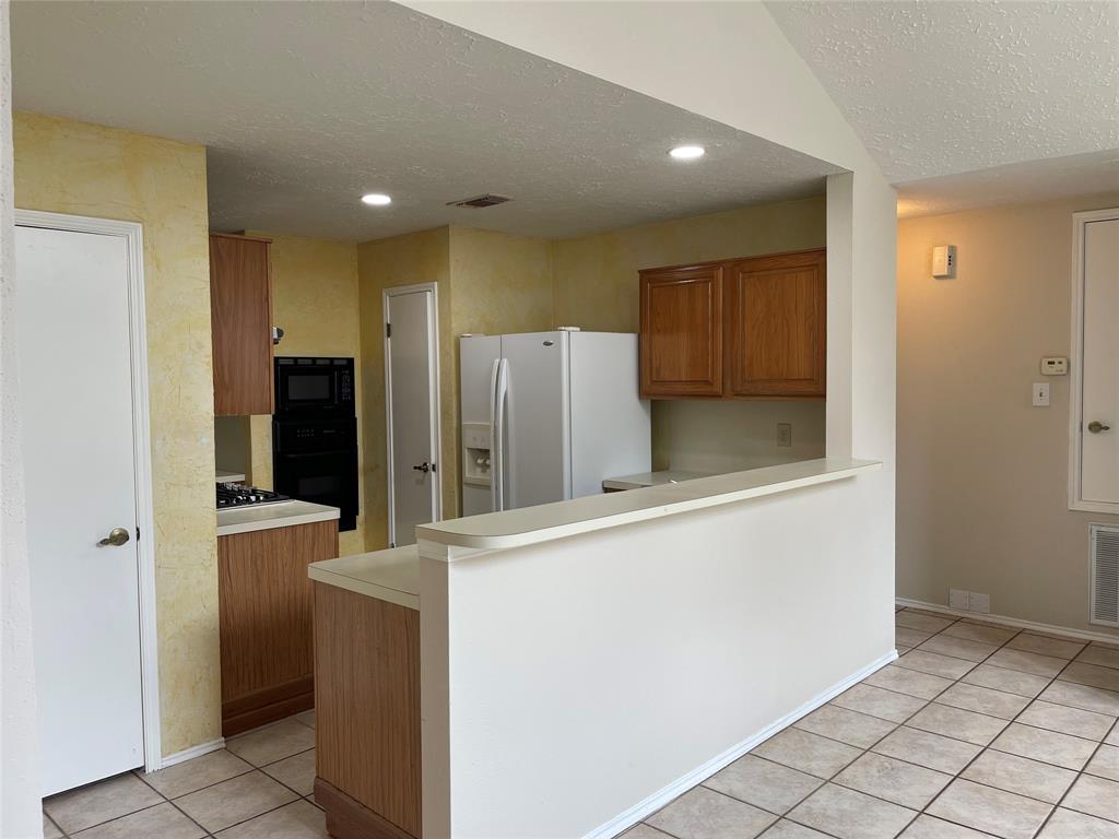 2011 Creek Valley Lane, Sugar Land, Texas image 9
