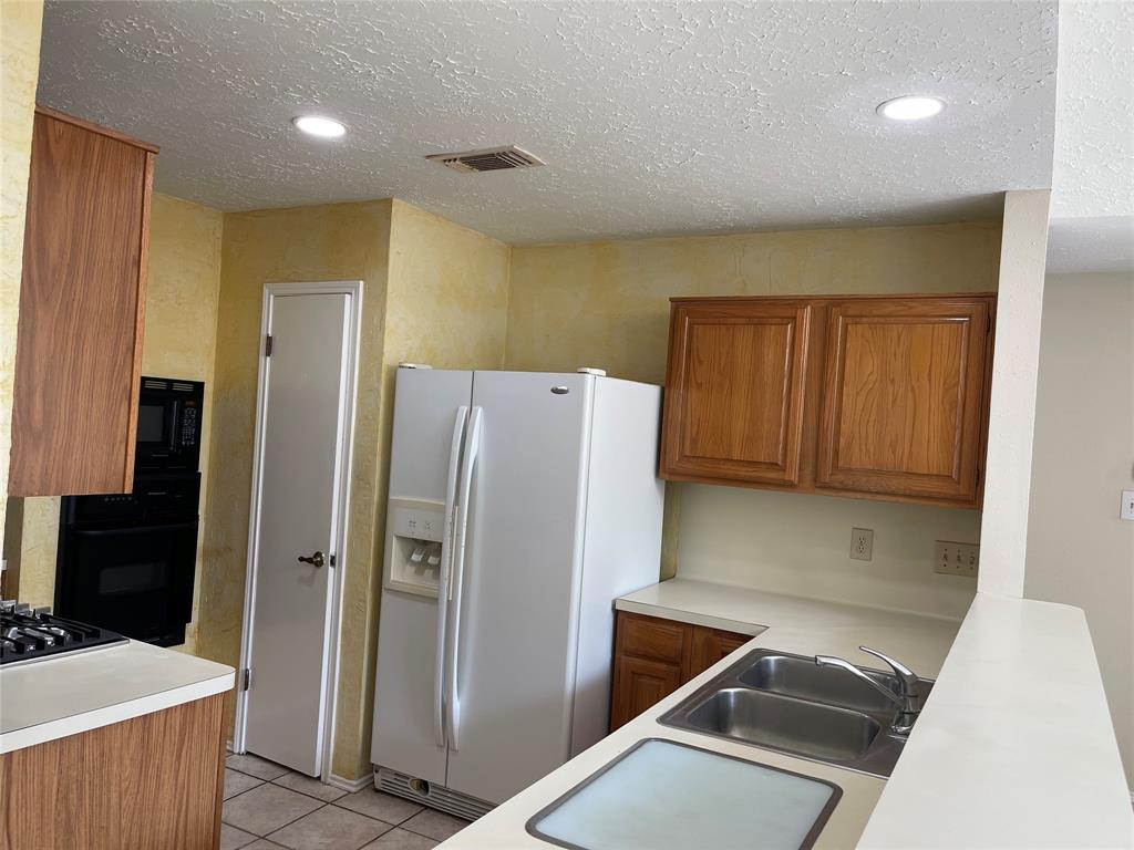 2011 Creek Valley Lane, Sugar Land, Texas image 13