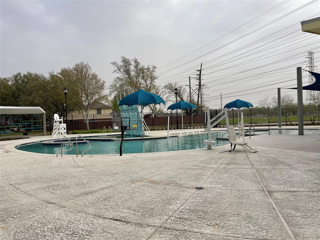 2011 Creek Valley Lane, Sugar Land, Texas image 20