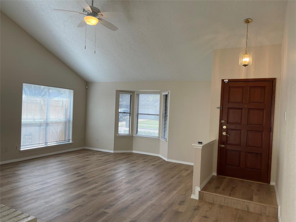 2011 Creek Valley Lane, Sugar Land, Texas image 8