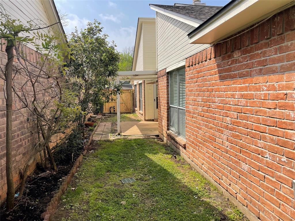 2011 Creek Valley Lane, Sugar Land, Texas image 18