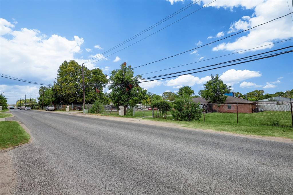 230 W Canino Road, Houston, Texas image 13