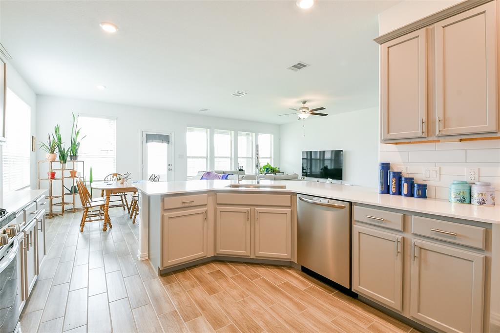 Rosharon, Texas 77583, United States, 4 Bedrooms Bedrooms, ,4 BathroomsBathrooms,Residential,Active,188615