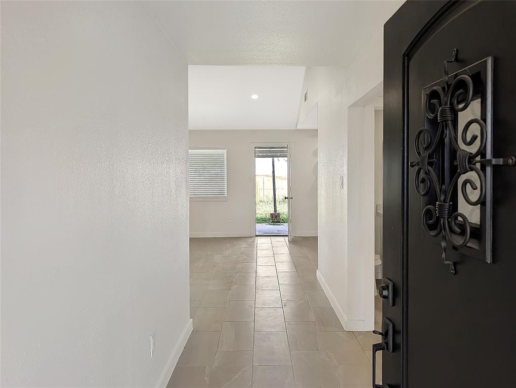 10938 Fleming Drive, Houston, Texas image 4