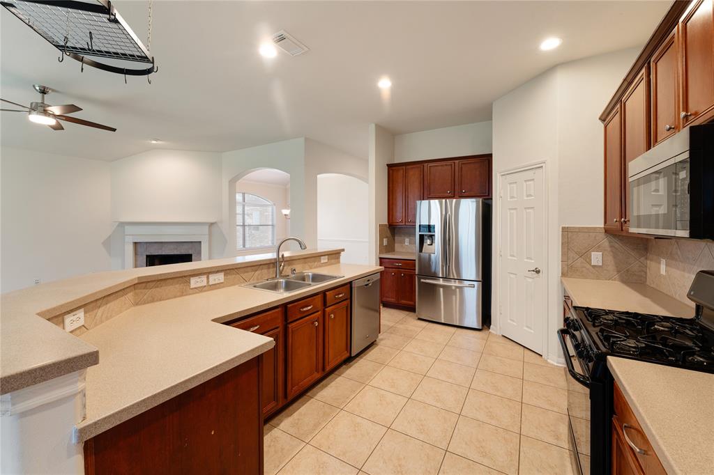 13412 Cherokee Rose Court, Rosharon, Texas image 1