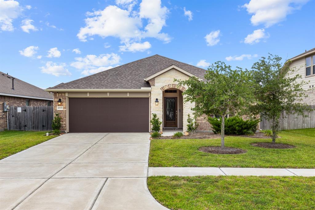 18715 Brookside Ridge Lane, Manvel, Texas image 1