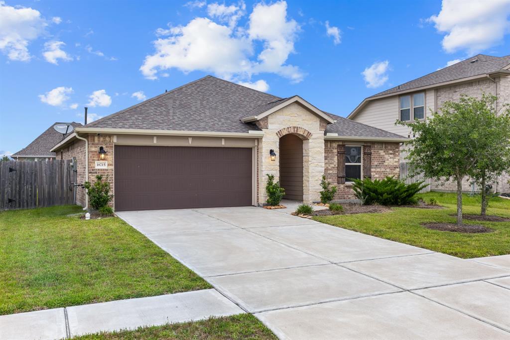 18715 Brookside Ridge Lane, Manvel, Texas image 2