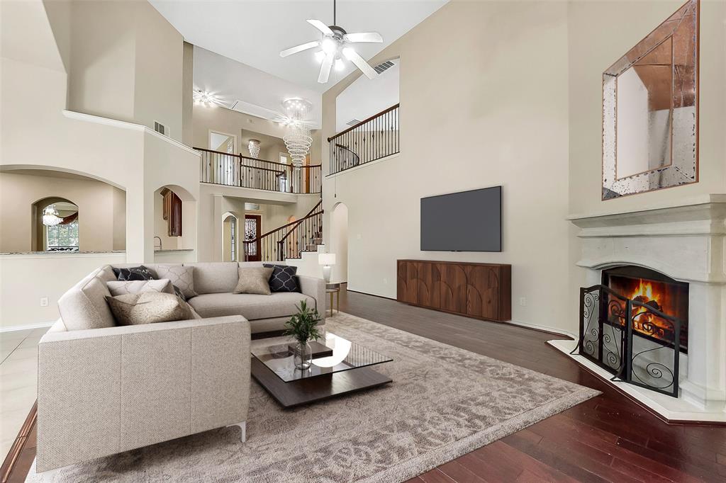 2102 Asbury Court, Pearland, Texas image 4