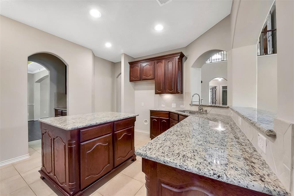 2102 Asbury Court, Pearland, Texas image 9