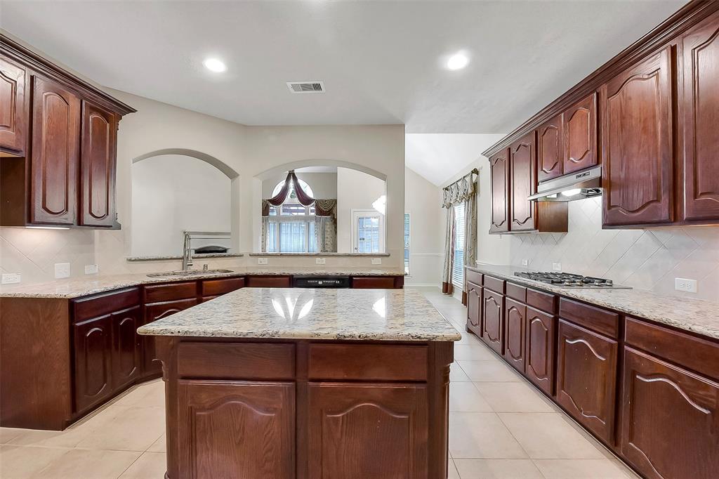 2102 Asbury Court, Pearland, Texas image 8