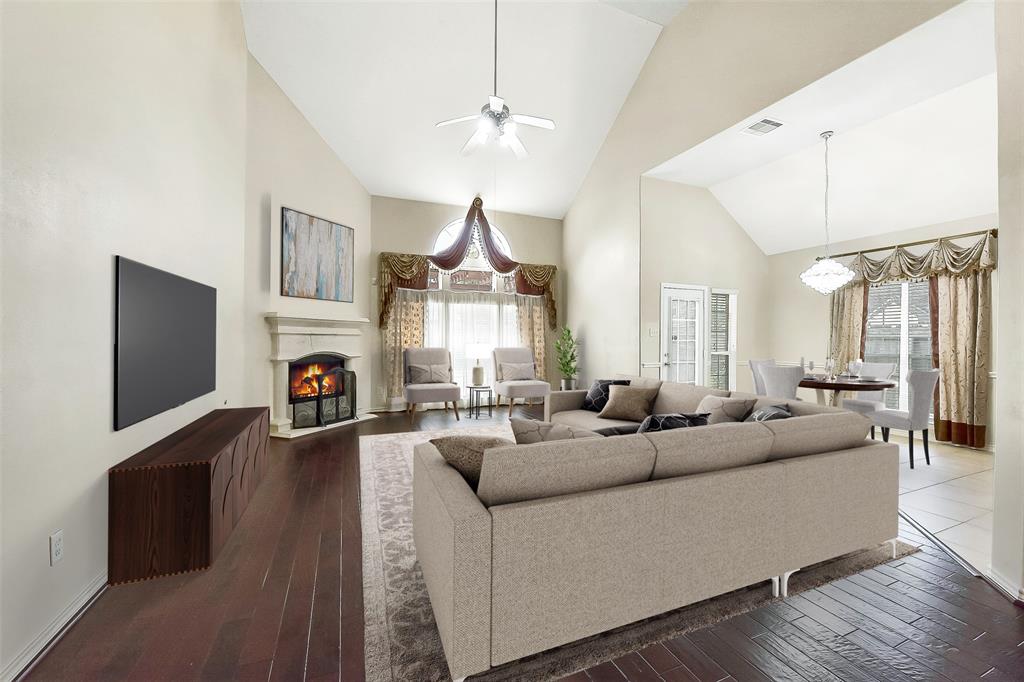 2102 Asbury Court, Pearland, Texas image 3