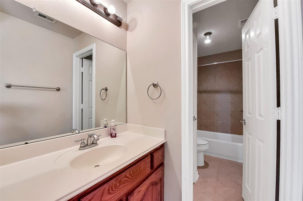 2102 Asbury Court, Pearland, Texas image 30