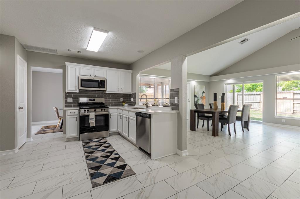 2720 Hot Springs Drive, Pearland, Texas image 8