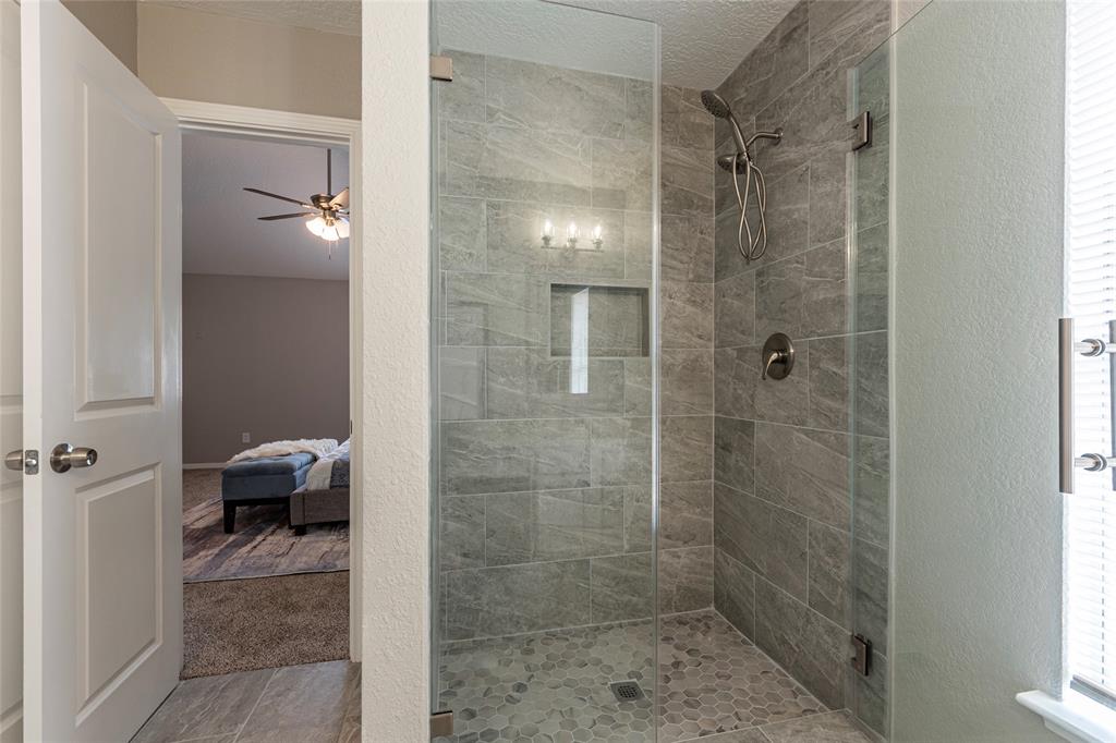 2720 Hot Springs Drive, Pearland, Texas image 21