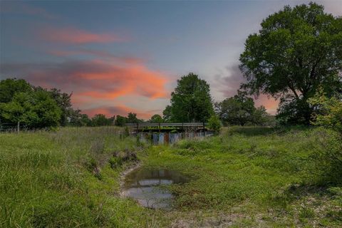 3610 Noak Road Round Top TX 78954