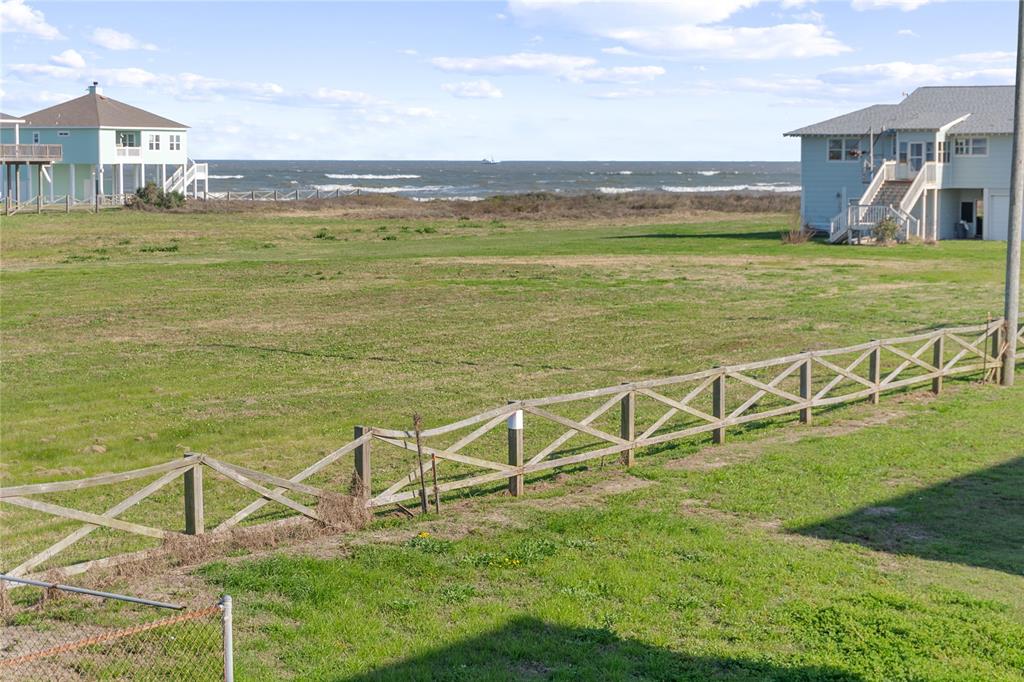 994 Bolivar Dunes Boulevard, Gilchrist, Texas image 9