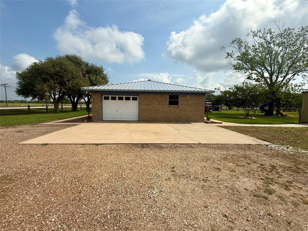 1201 Fm 1862, Blessing, Texas image 32