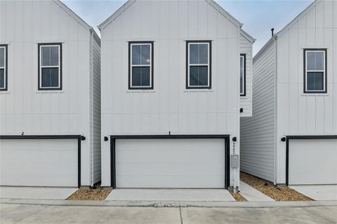 Photo of 9902 Clark Road #I, Houston, TX 77076 (MLS # 3077438)