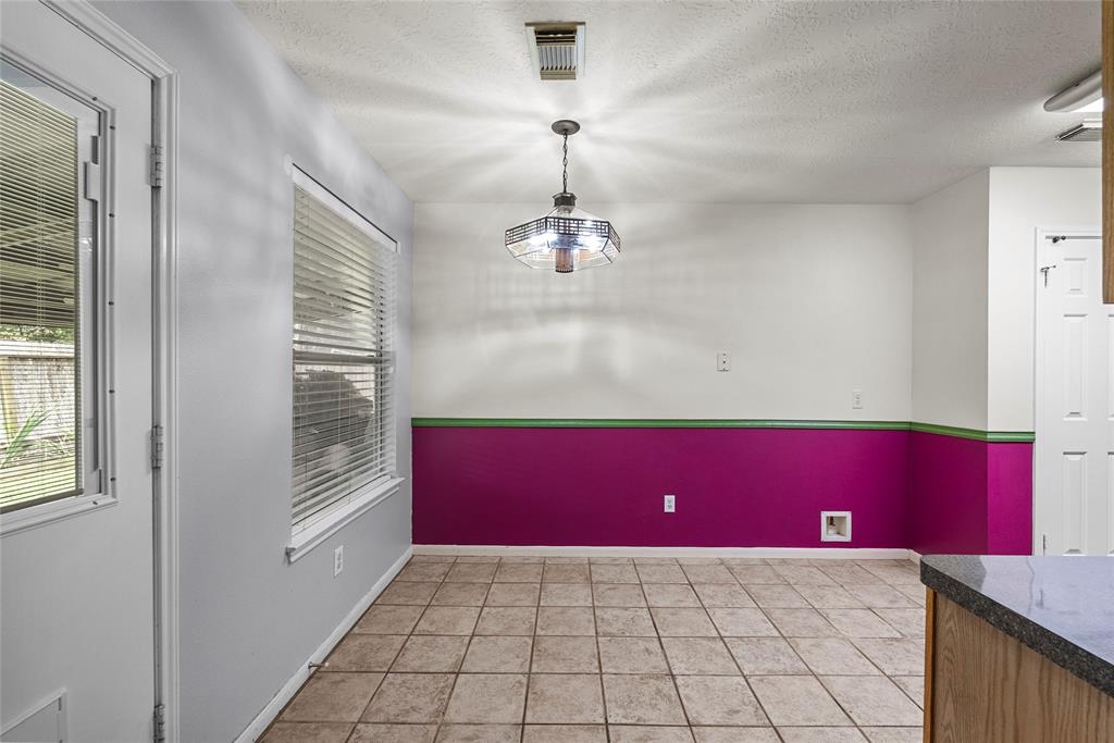 4522 Fox Run Street, Pearland, Texas image 11
