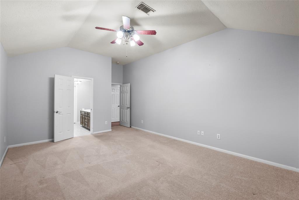 4522 Fox Run Street, Pearland, Texas image 13