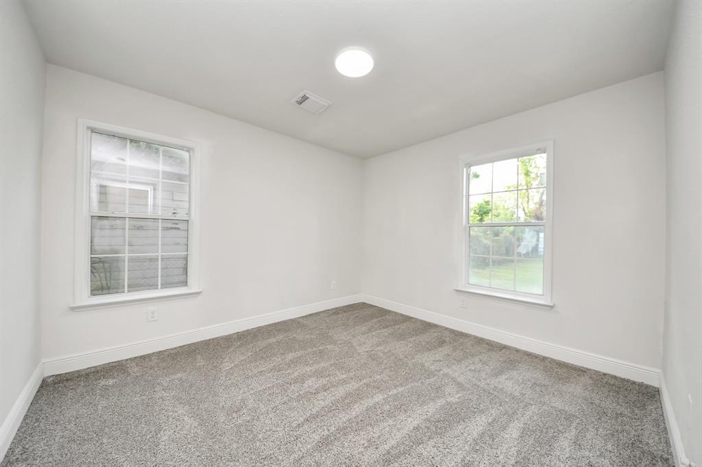 8014 Crestview Drive, Houston, Texas image 22