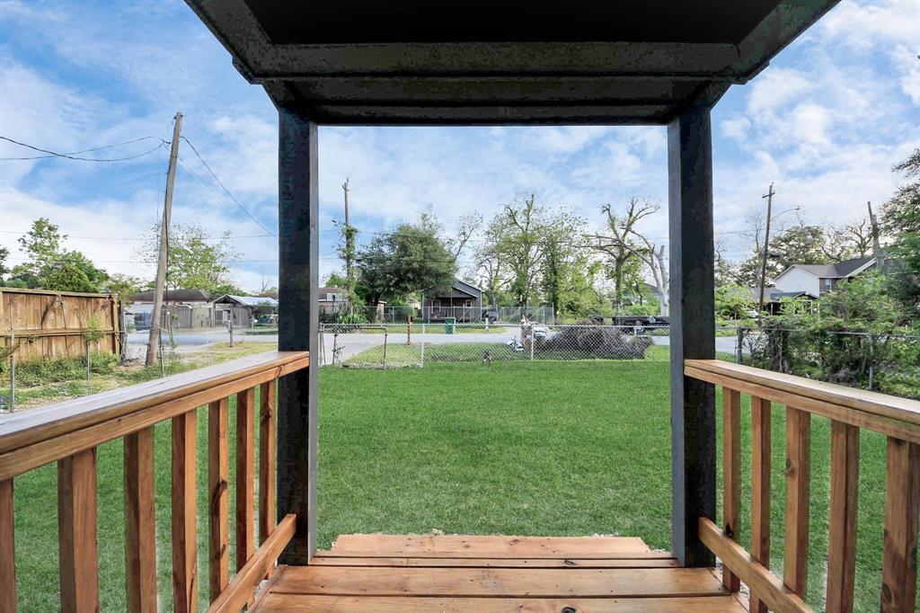 8014 Crestview Drive, Houston, Texas image 27