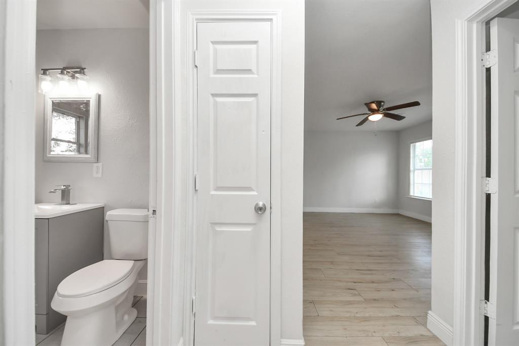 8014 Crestview Drive, Houston, Texas image 25