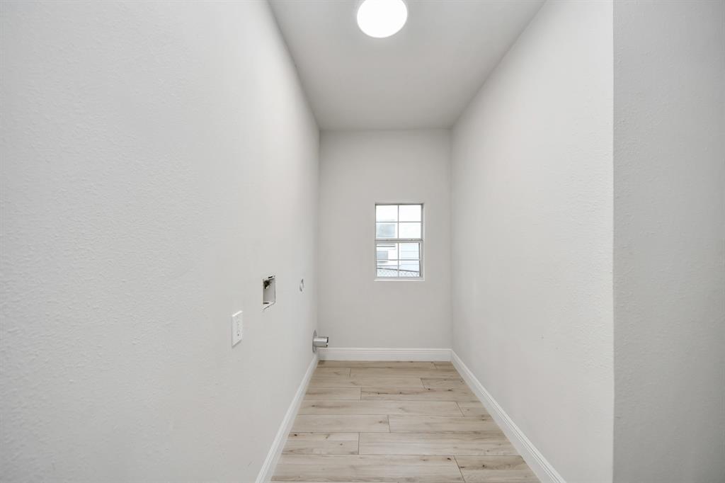 8014 Crestview Drive, Houston, Texas image 16
