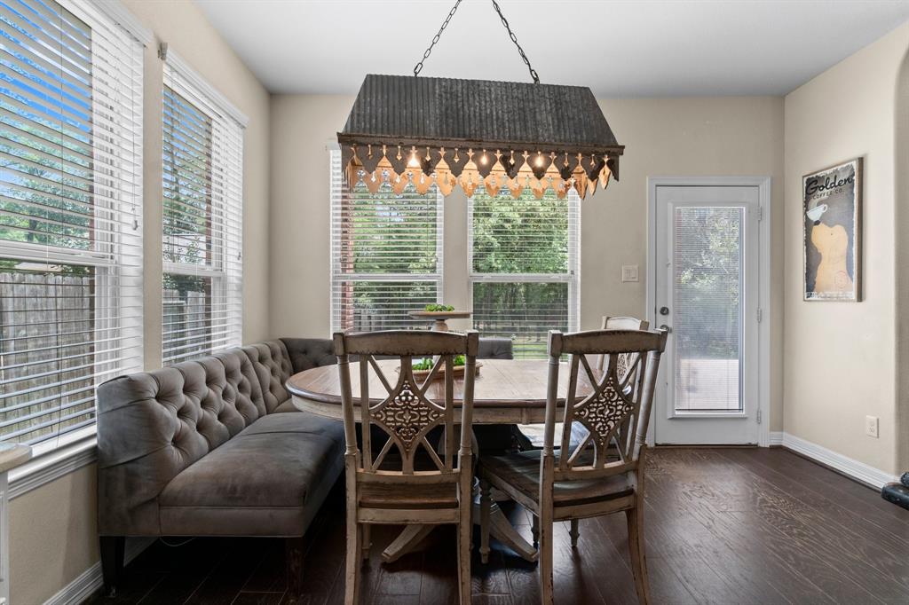 2077 Brookmont Drive, Conroe, Texas image 13