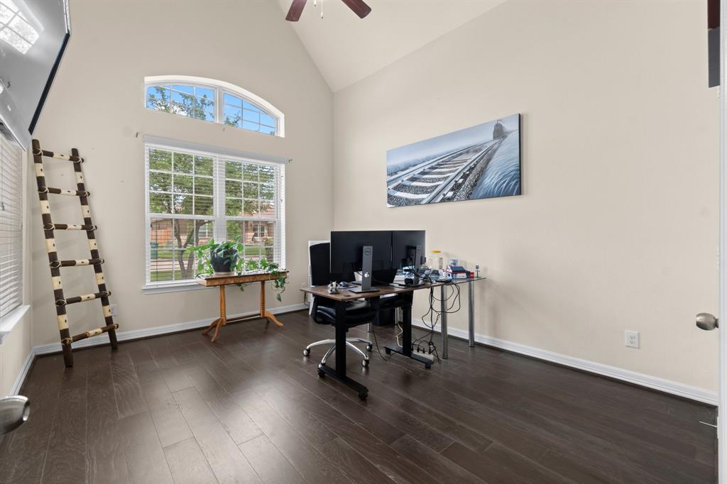 2077 Brookmont Drive, Conroe, Texas image 4