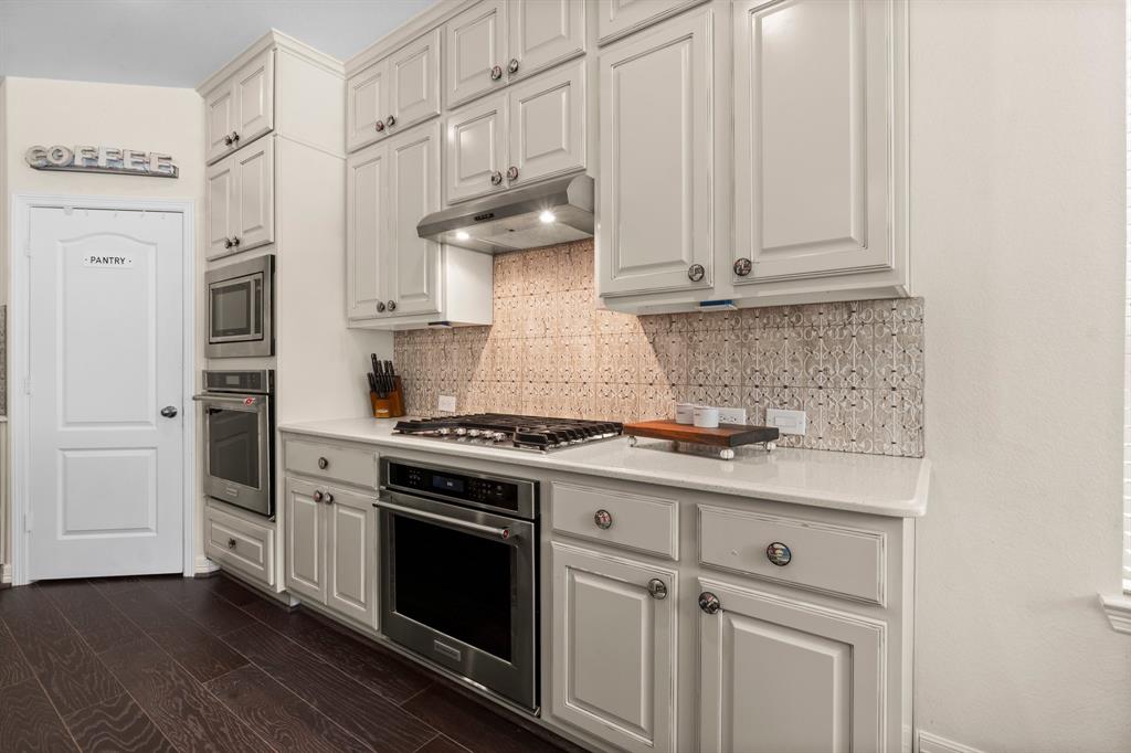 2077 Brookmont Drive, Conroe, Texas image 12
