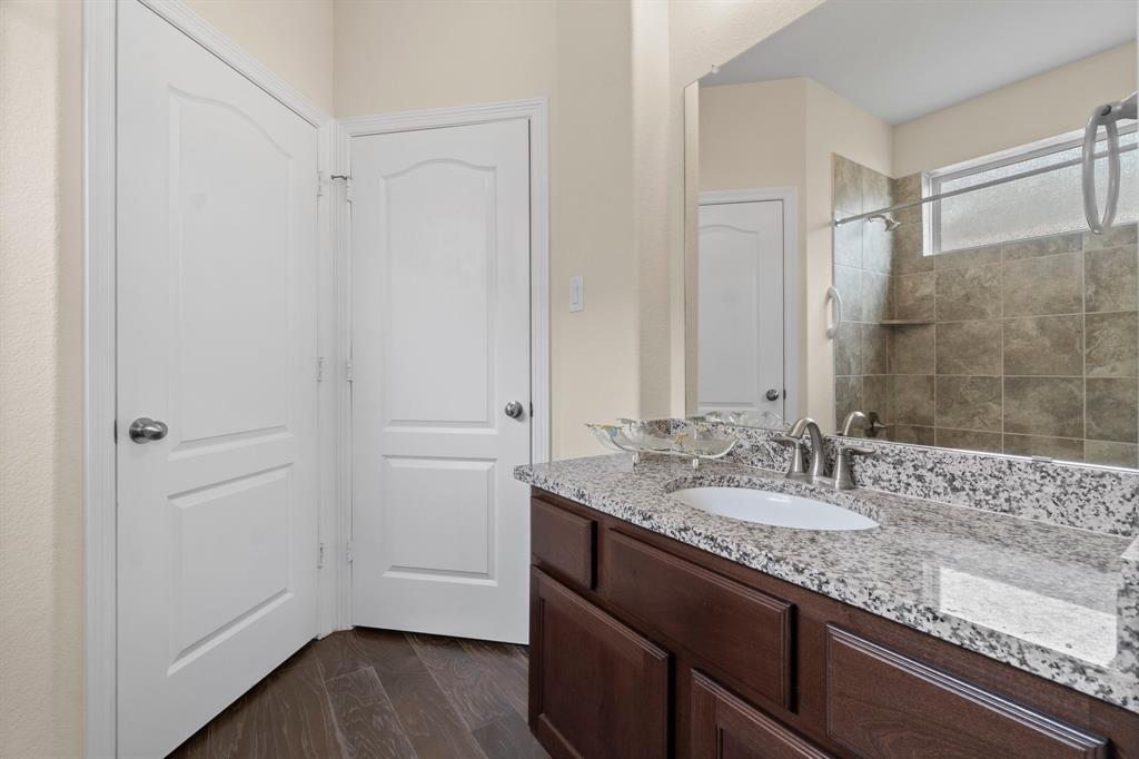 2077 Brookmont Drive, Conroe, Texas image 5
