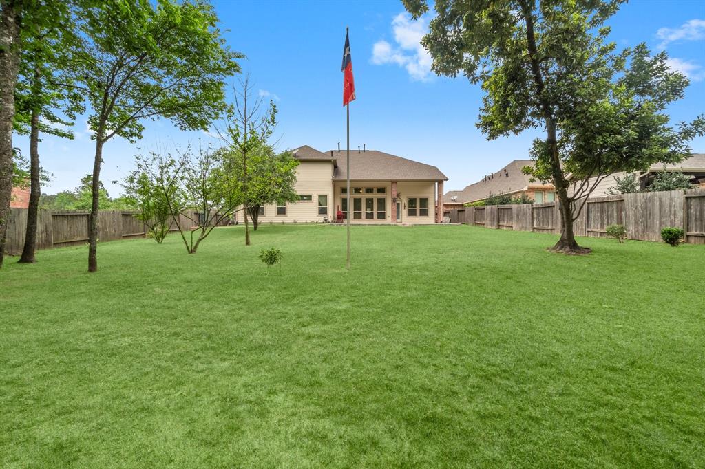 2077 Brookmont Drive, Conroe, Texas image 29