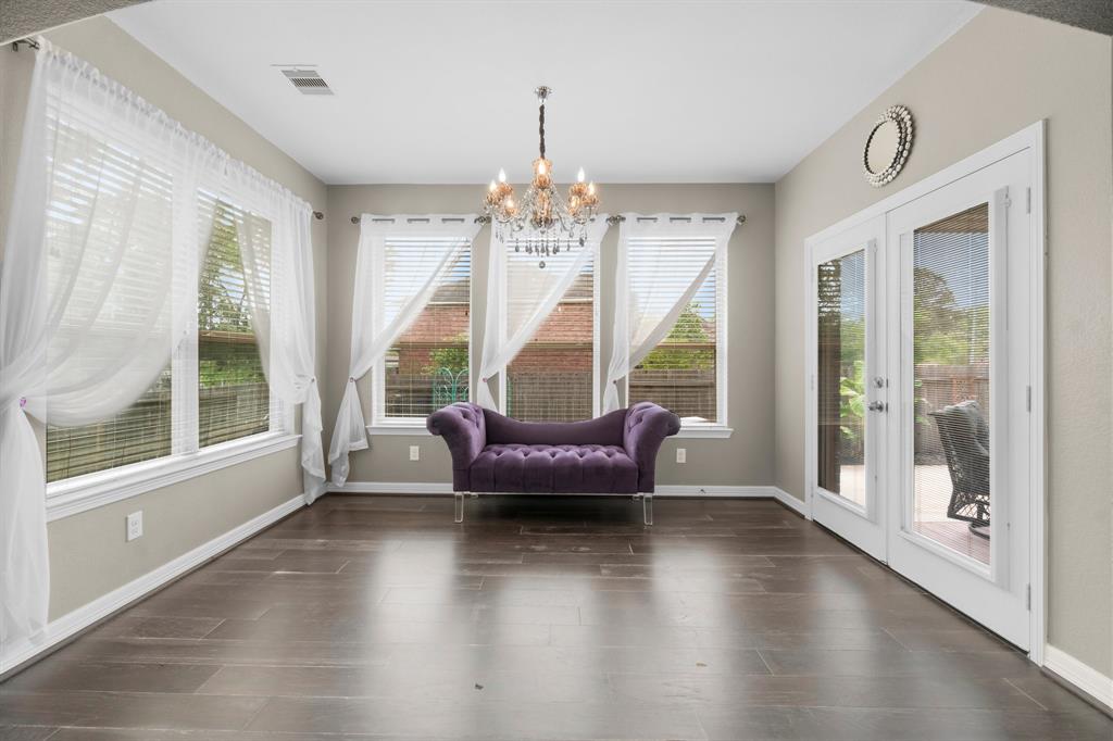 2077 Brookmont Drive, Conroe, Texas image 15