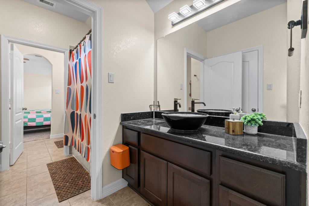 2077 Brookmont Drive, Conroe, Texas image 25