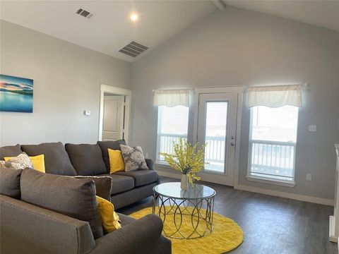 Single Family Residence in Crystal Beach TX 952 Sandollar 8.jpg