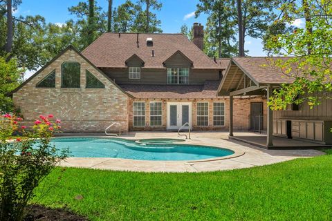 Photo of 519 Natchez Park, Conroe, TX 77302 (MLS # 45741030)