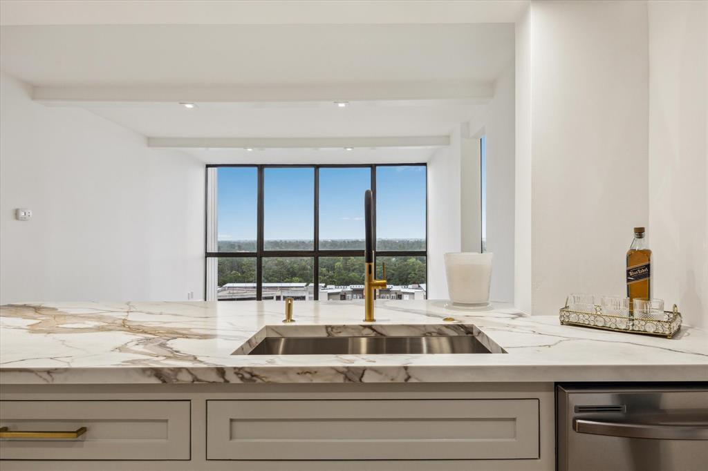 5001 Woodway Drive #1806, Houston, Texas image 7
