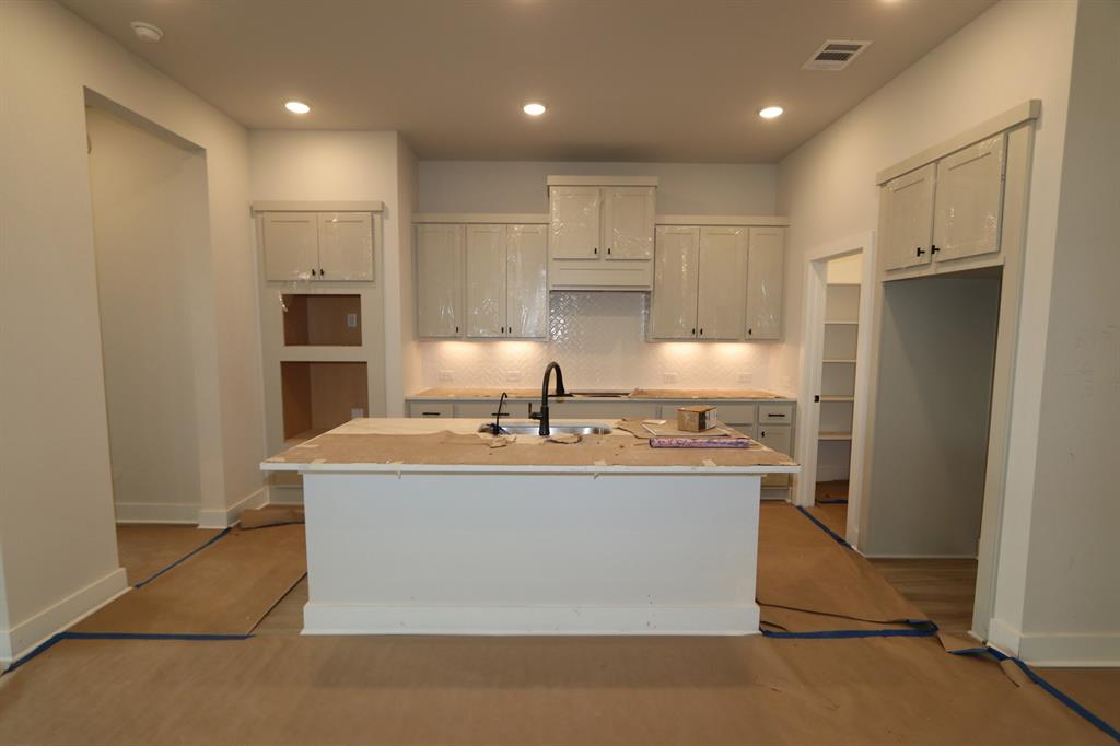 14816 Shorthorn Run Lane, Montgomery, Texas image 3