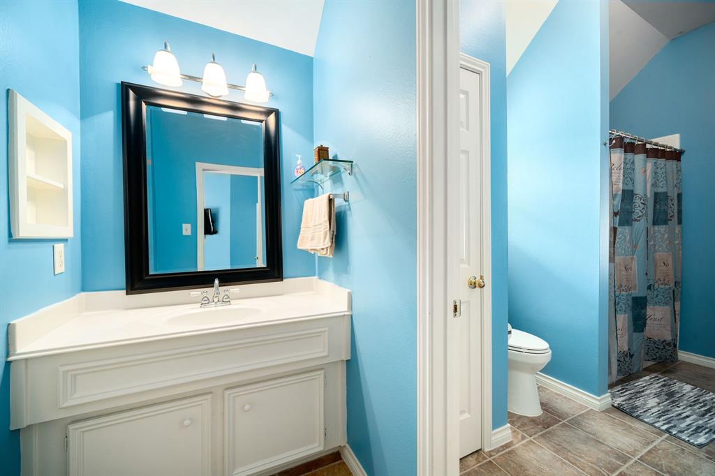 7619 Limber Bough Drive, Humble, Texas image 25