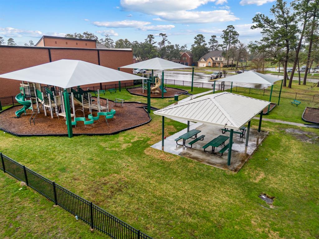 7619 Limber Bough Drive, Humble, Texas image 39